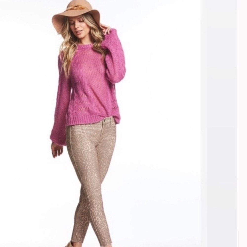 Jessica Simpson pullover crew neck pink sweater